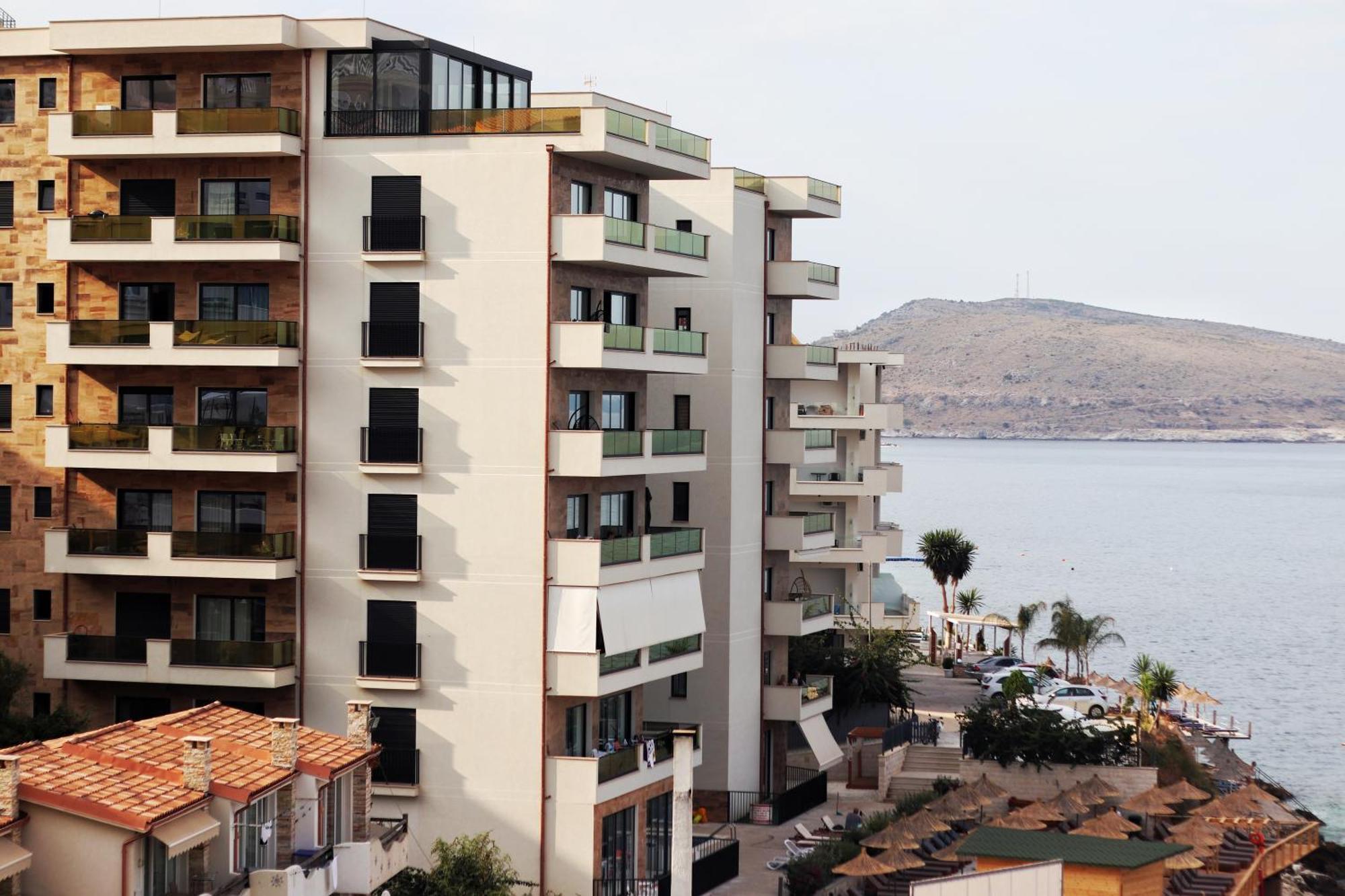 Golden Beach Suites Sarandë Exterior foto