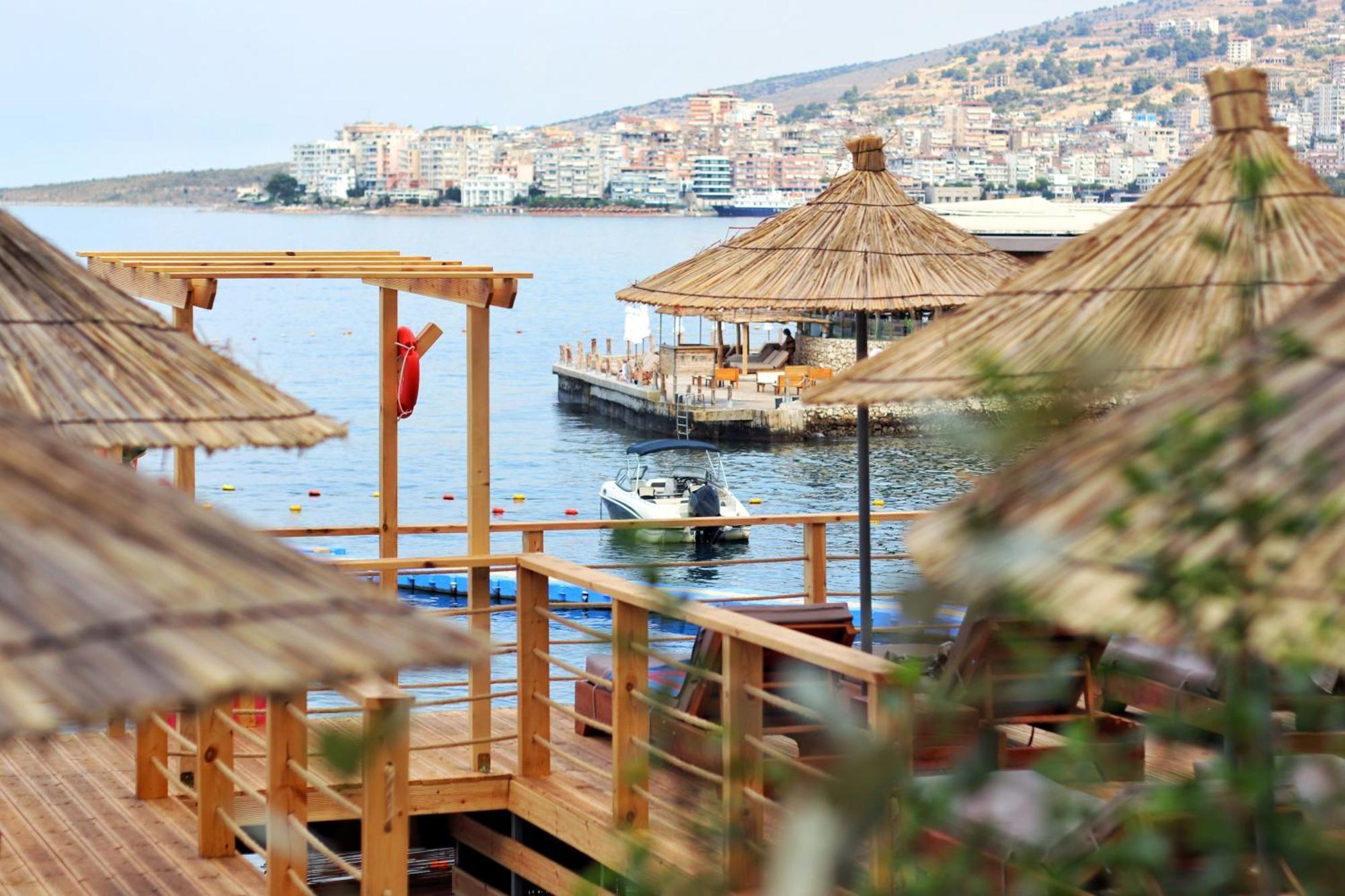 Golden Beach Suites Sarandë Exterior foto